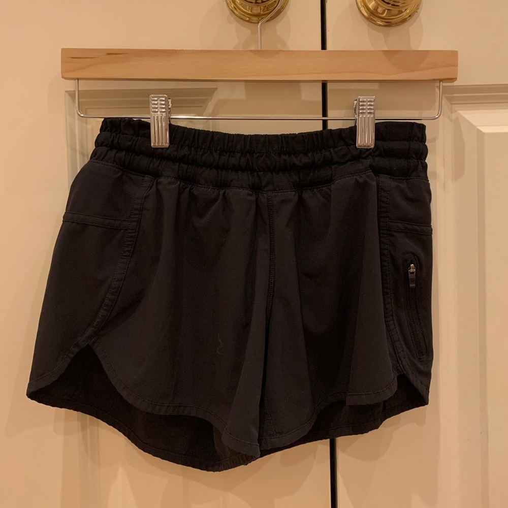 lululemon black shorts size 6